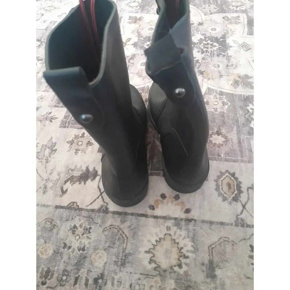MERONA BLACK BOOTS WITH RED SHOE LACES SIZE 8